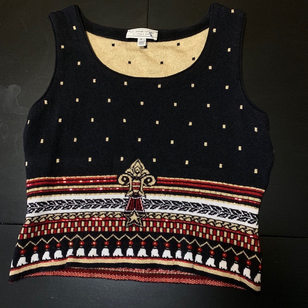 Size small St. John knit top